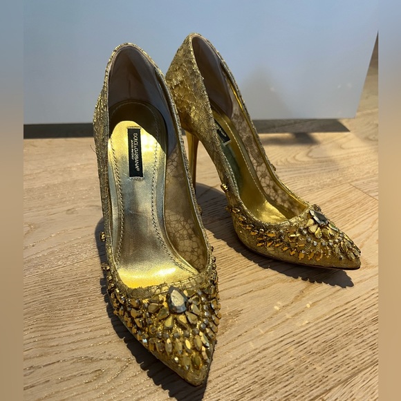 Authentic EUC-DOLCE & GABBANA BELLUCCI Crystals Embellished Pumps Gold Heels - Picture 9 of 10